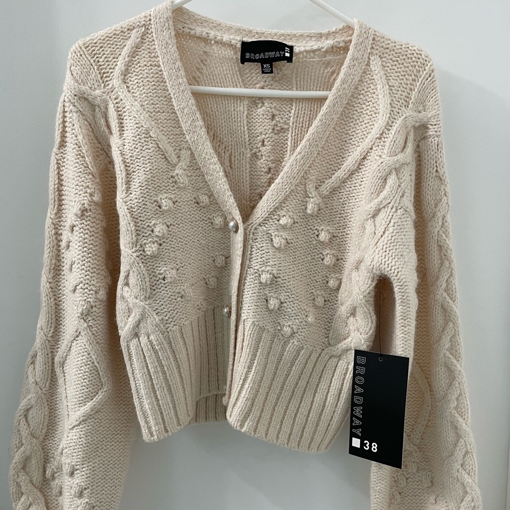Broadway 38 Cardigan